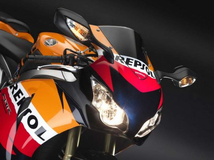 Honda cbr1000rr repsol replica